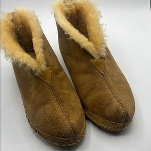 L. L. Bean Cozy Brown Shearling Ankle Slippers